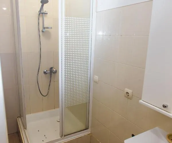 акуратні в центрі львова